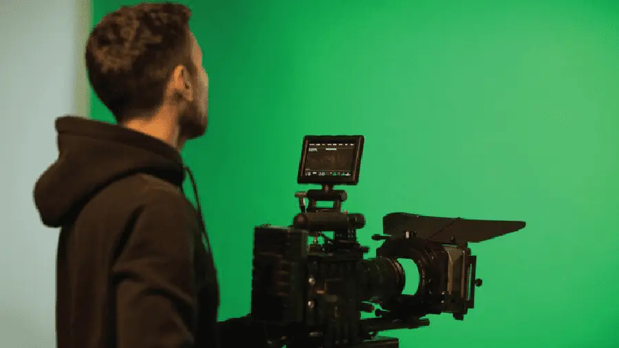 كيفية استخدام المرشحات السينمائية لإضفاء طابع احترافي 2025 2 استخدام المرشحات السينمائية