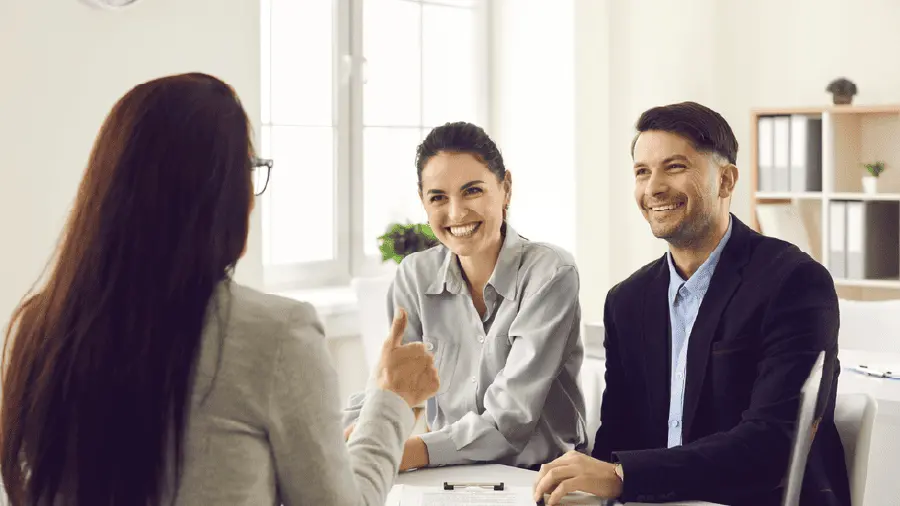  إدارة حسابات التواصل الاجتماعي