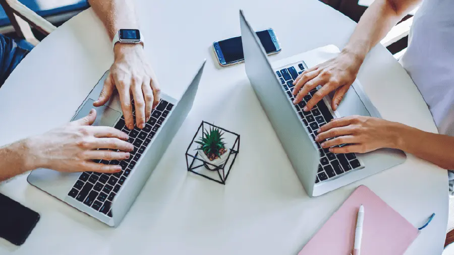 كيفية إضافة نصوص متحركة لزيادة تفاعل المشاهدين 2025 6 إضافة نصوص متحركة