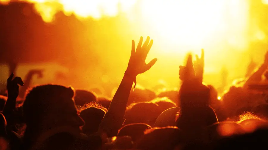 فوائد البث المباشر