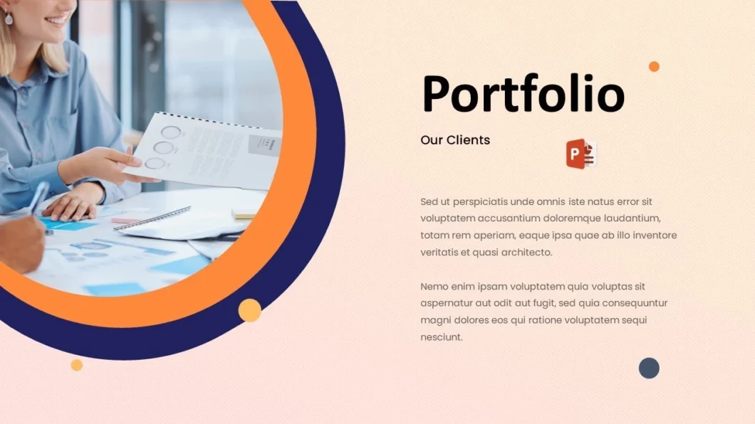 شريحة غلاف مميزة للمشاريع في برنامج بوربوينت